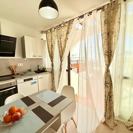 Ap Julia Costa Adeje (Tenerife)